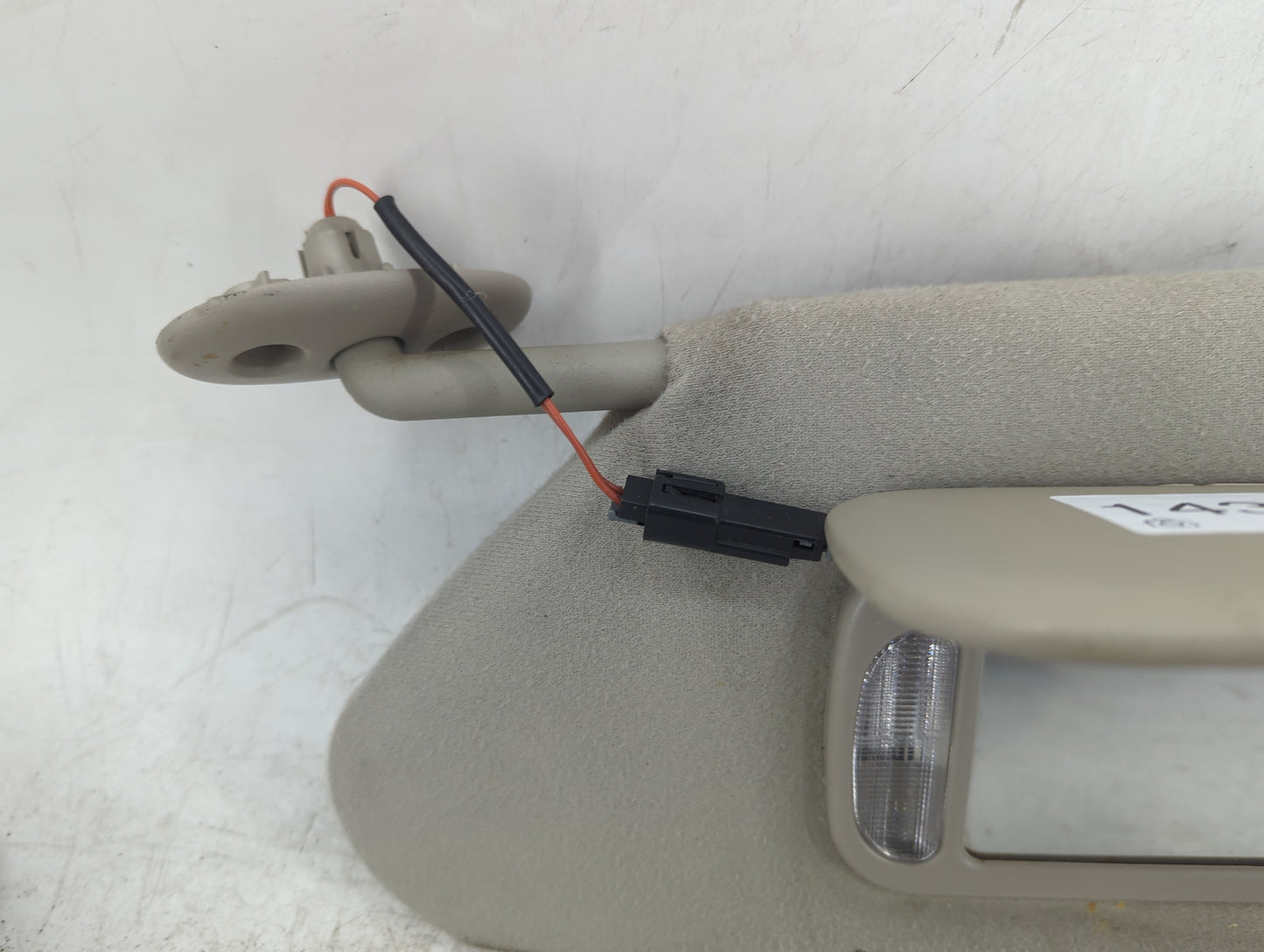 2006 Chrysler Town and Country Sun Visor Shade Replacement Driver Left Mirror Fits Fits 2007 OEM Used Auto Parts - Oemusedau