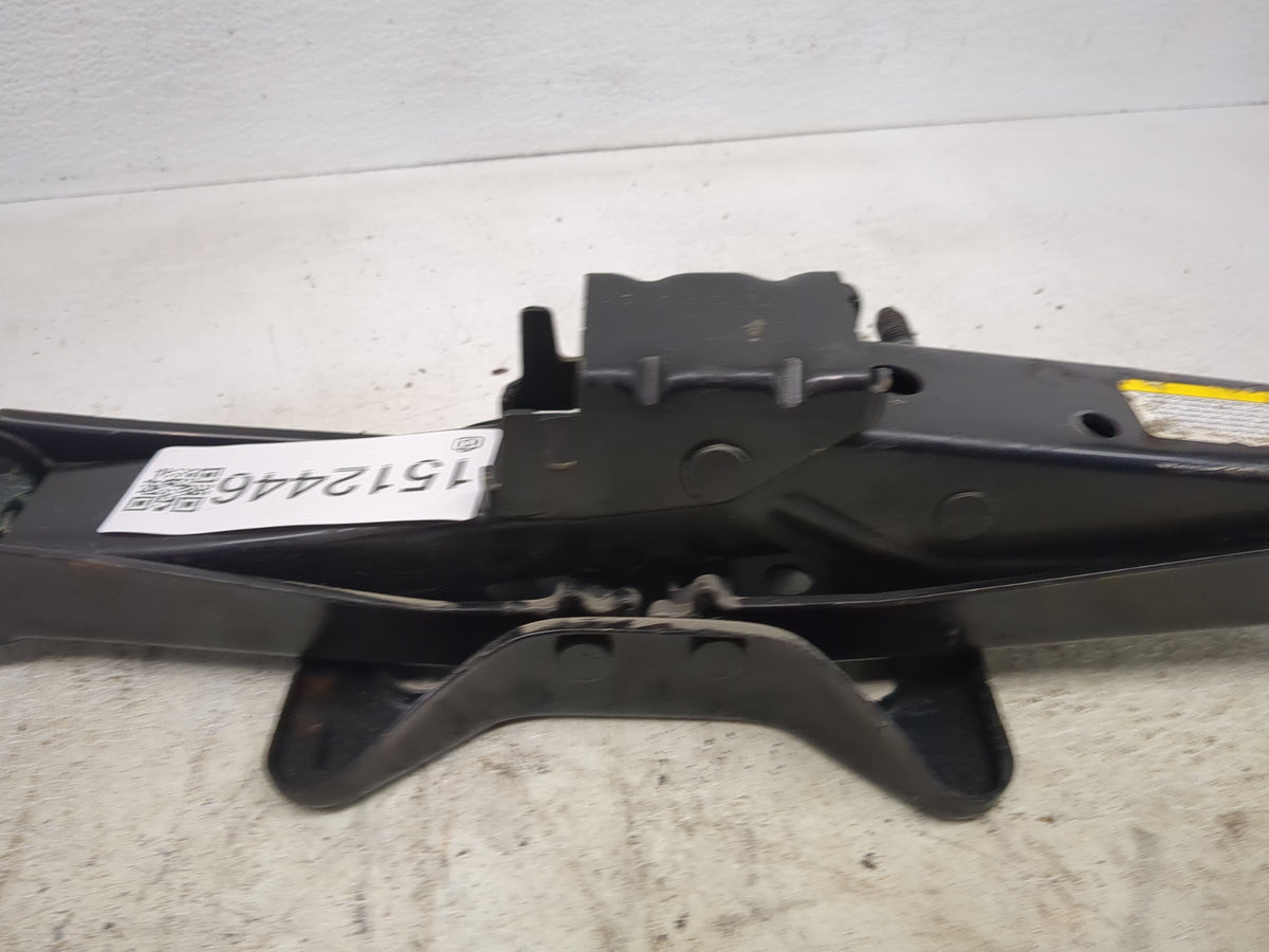 2006 Chrysler Town And Country Spare Scissor Car Jack - Oemusedautoparts1.com
