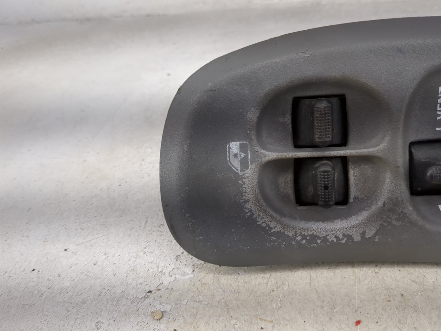 2001-2007 Chrysler Town & Country Master Power Window Switch Replacement Driver Side Left Fits OEM Used Auto Parts - Oemused