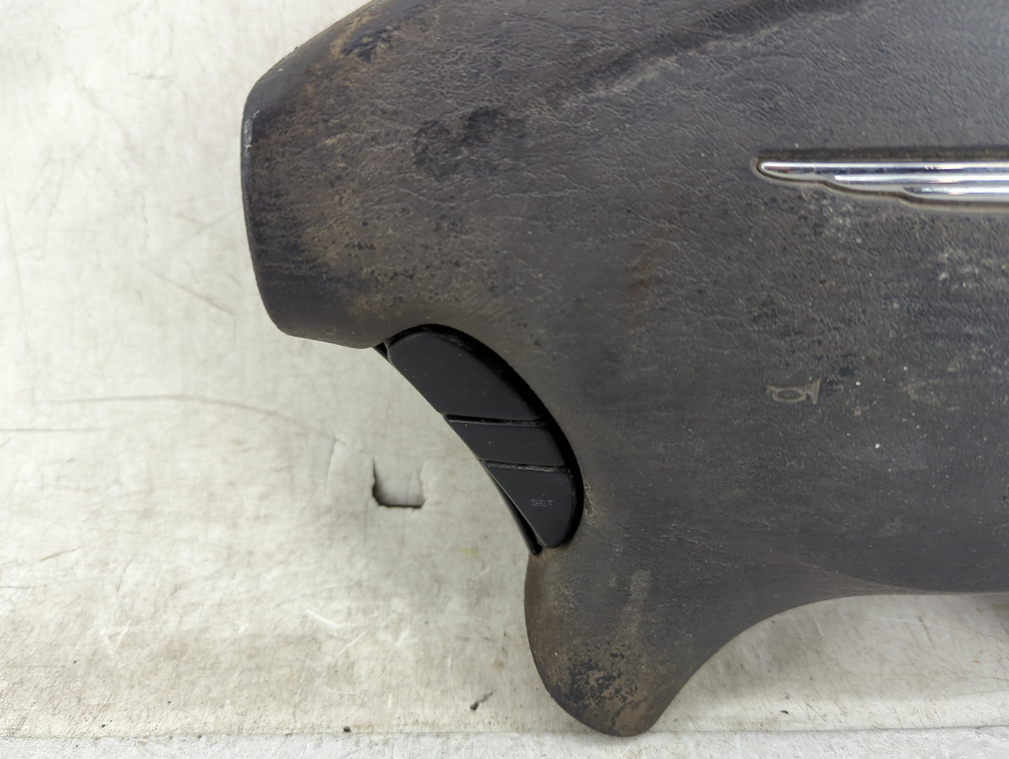 2006 Chrysler Town & Country Air Bag Driver Left Steering Wheel Mounted - Oemusedautoparts1.com