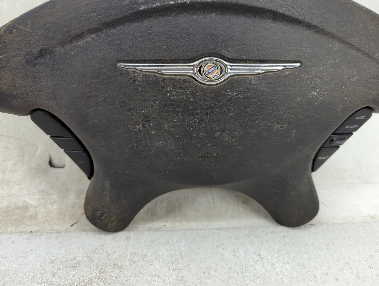 2006 Chrysler Town & Country Air Bag Driver Left Steering Wheel Mounted - Oemusedautoparts1.com