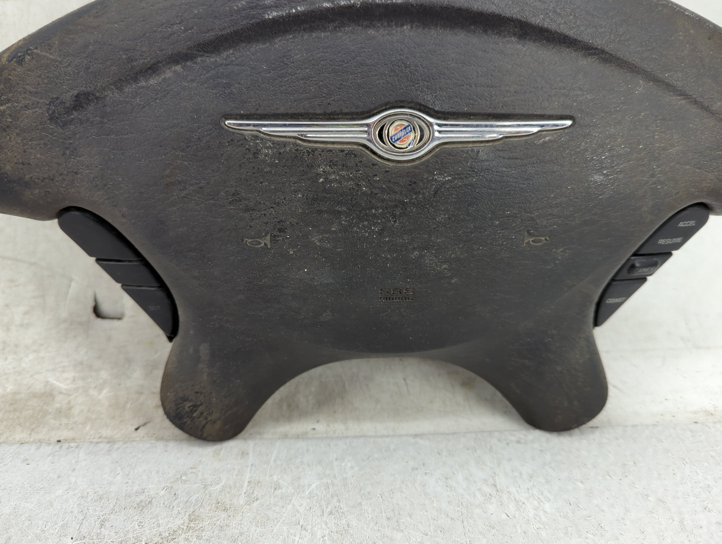 2006 Chrysler Town & Country Air Bag Driver Left Steering Wheel Mounted - Oemusedautoparts1.com