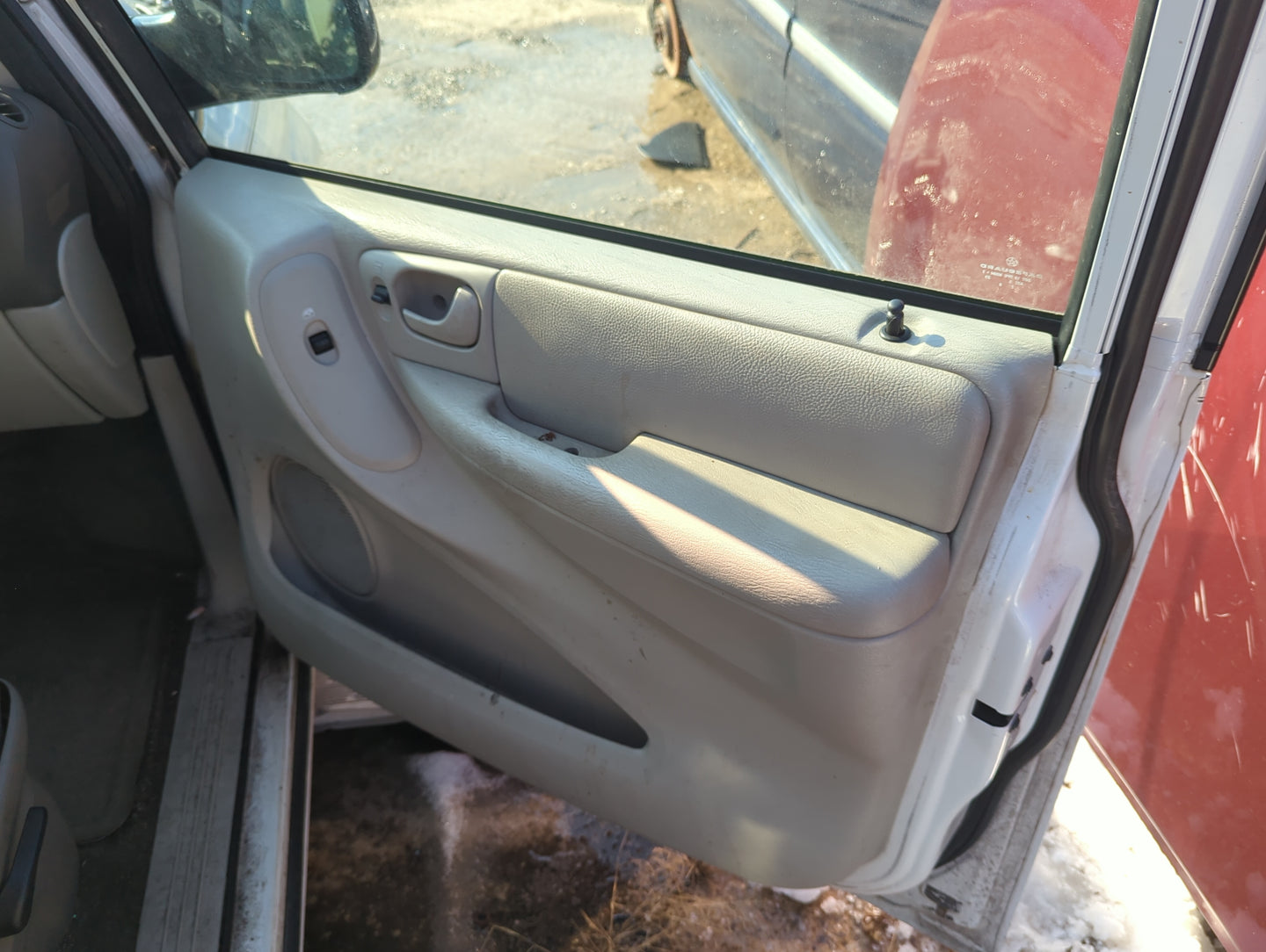 Door Panels 2006 CHRYSLER TOWN & COUNTRY - Oemusedautoparts1.com
