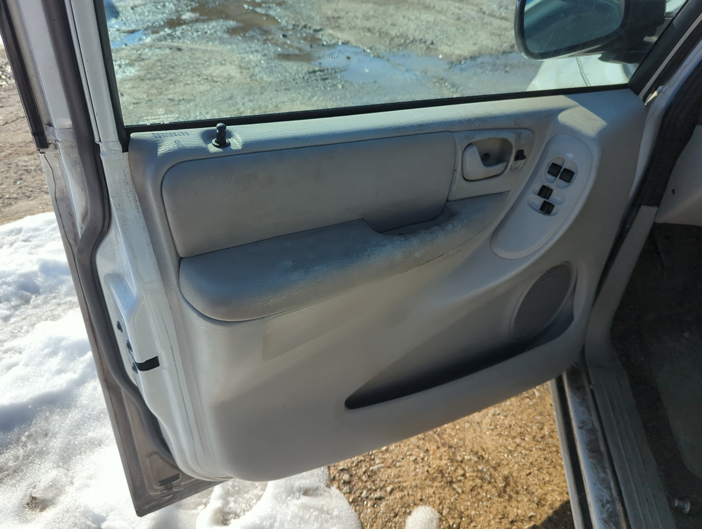 2006 Chrysler Town & Country Front Left Driver Interior Door Panel Trim 1268536 - Oemusedautoparts1.com