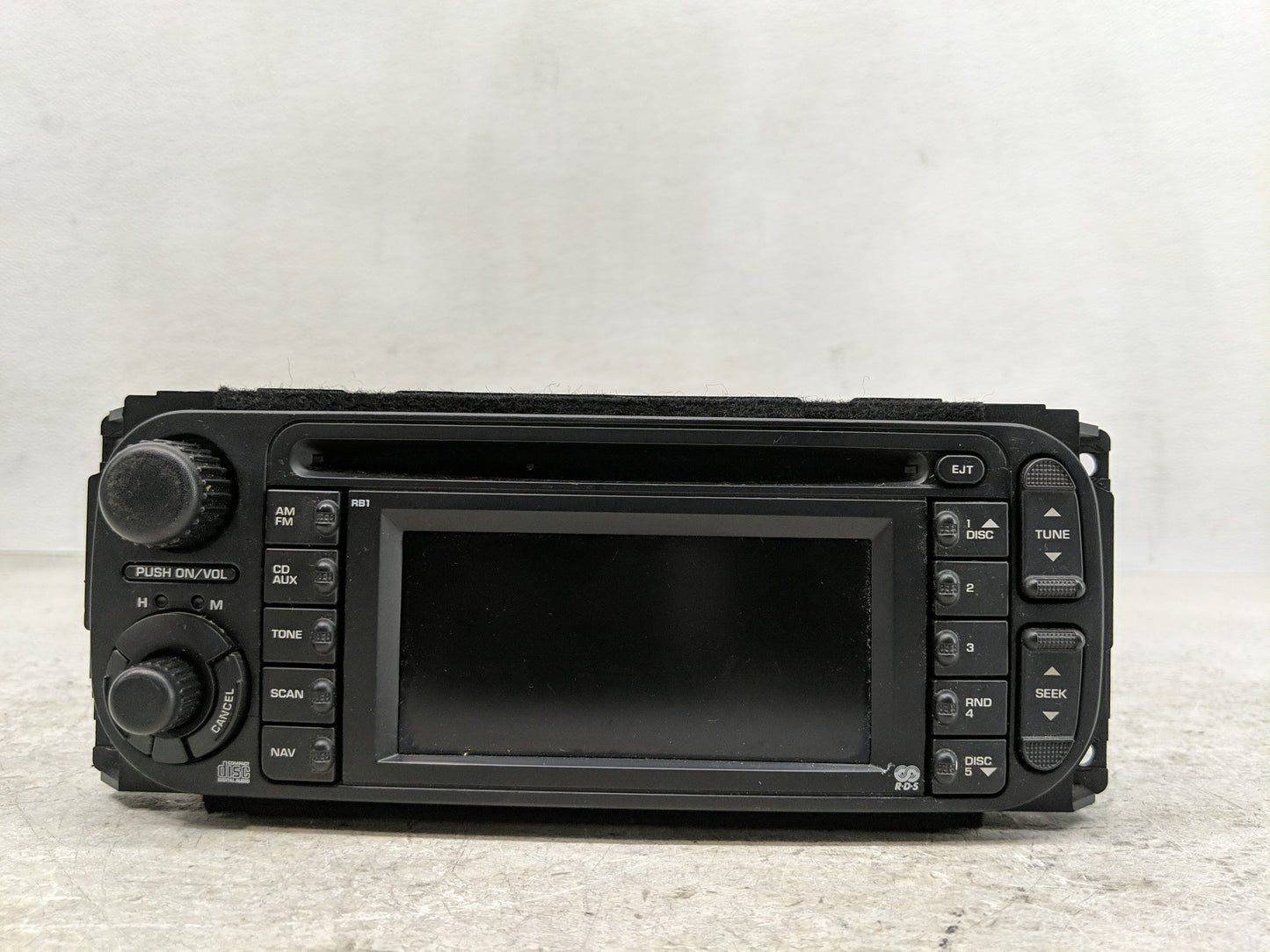 2004-2007 Chrysler Town & Country Radio AM FM Cd Player Receiver Replacement P/N:P56038629AI Fits Fits 2003 2004 2005 2006 2