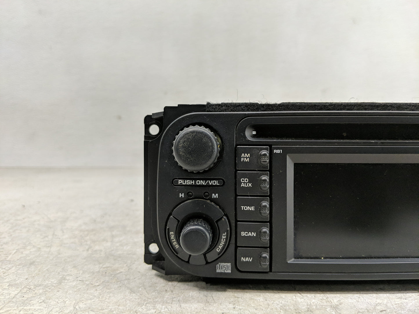 2004-2007 Chrysler Town & Country Radio AM FM Cd Player Receiver Replacement P/N:P56038629AI Fits Fits 2003 2004 2005 2006 2
