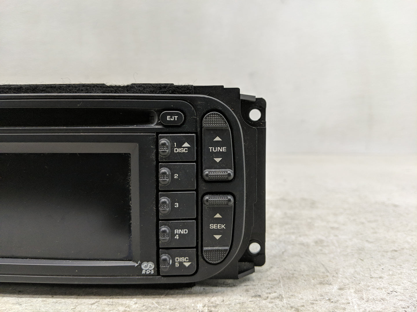2004-2007 Chrysler Town & Country Radio AM FM Cd Player Receiver Replacement P/N:P56038629AI Fits Fits 2003 2004 2005 2006 2