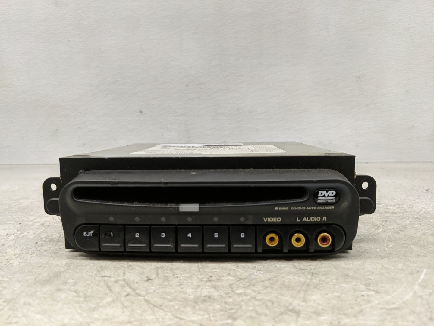 2006 Chrysler Town & Country Radio AM FM Cd Player Receiver Replacement P/N:05094033AC Fits OEM Used Auto Parts - Oemusedaut