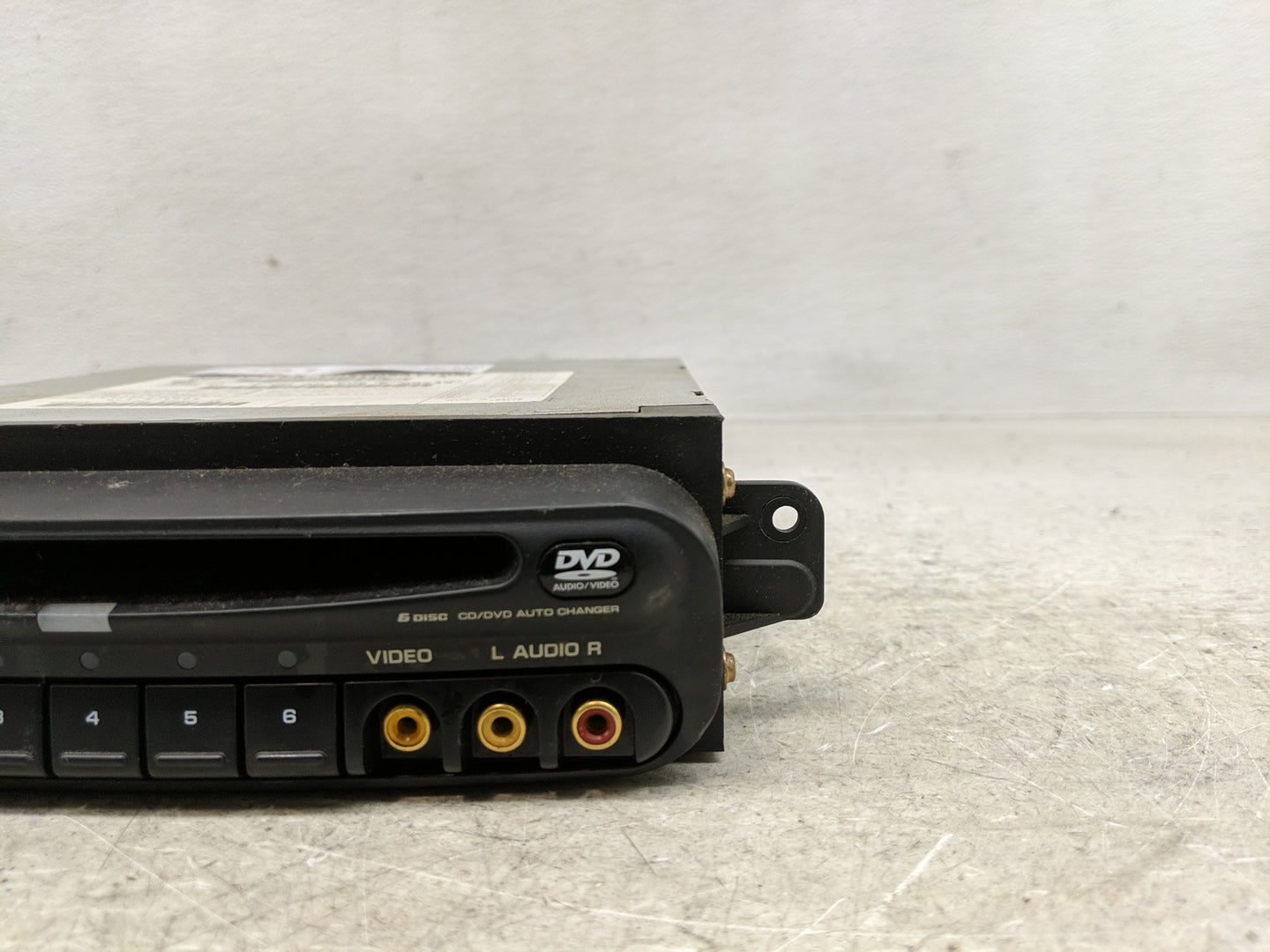 2006 Chrysler Town & Country Radio AM FM Cd Player Receiver Replacement P/N:05094033AC Fits OEM Used Auto Parts - Oemusedaut