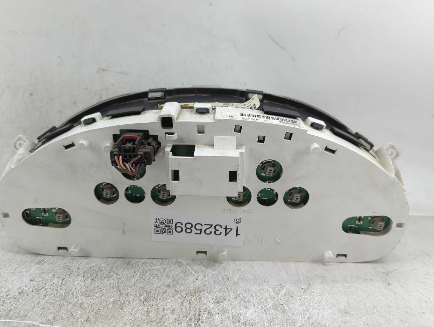2006-2007 Chrysler Town & Country Instrument Cluster Speedometer Gauges P/N:56044975AB Fits Fits 2006 2007 OEM Used Auto Par