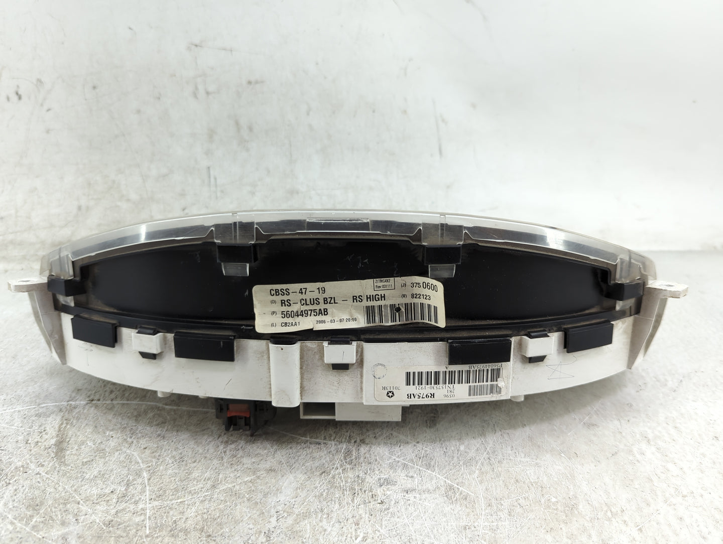 2006-2007 Chrysler Town & Country Instrument Cluster Speedometer Gauges P/N:56044975AB Fits Fits 2006 2007 OEM Used Auto Par