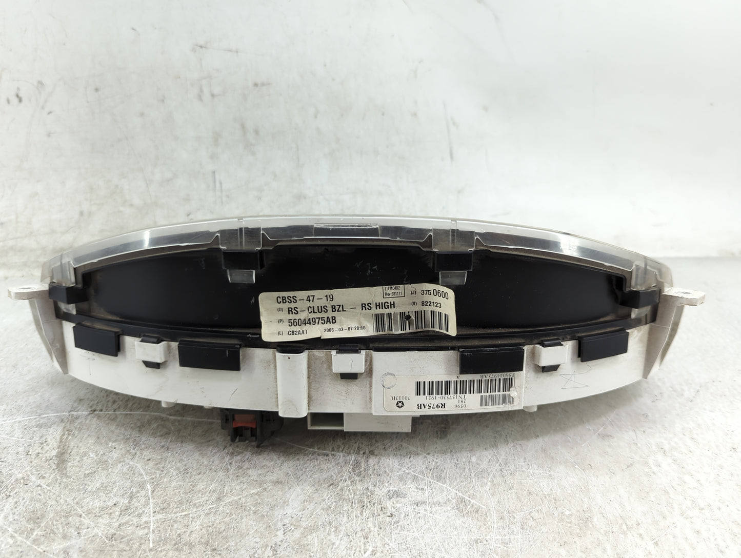 2006-2007 Chrysler Town & Country Instrument Cluster Speedometer Gauges P/N:56044975AB Fits Fits 2006 2007 OEM Used Auto Par