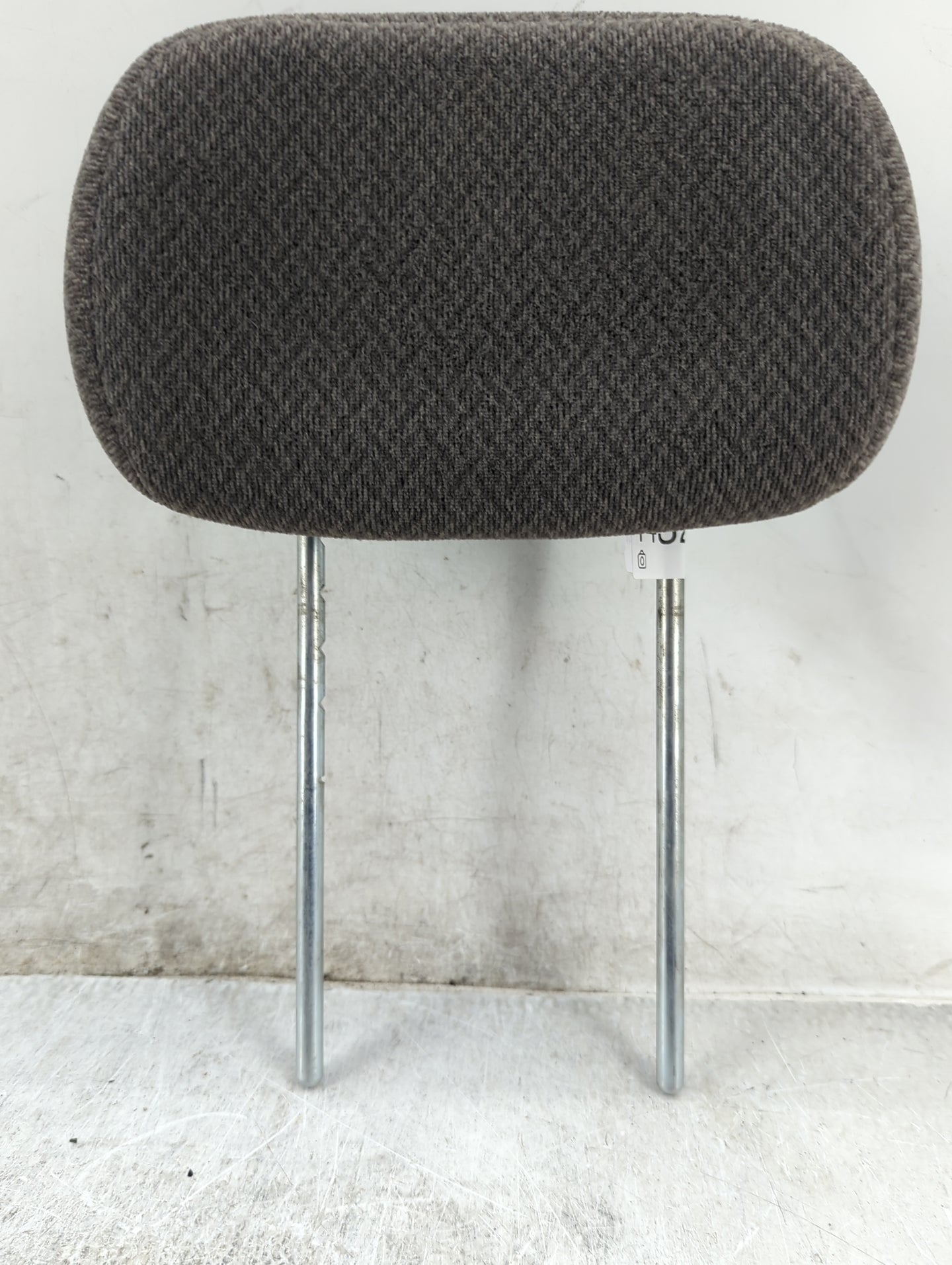 2005-2007 Chrysler Town & Country Headrest Head Rest Front Driver Seat - Oemusedautoparts1.com