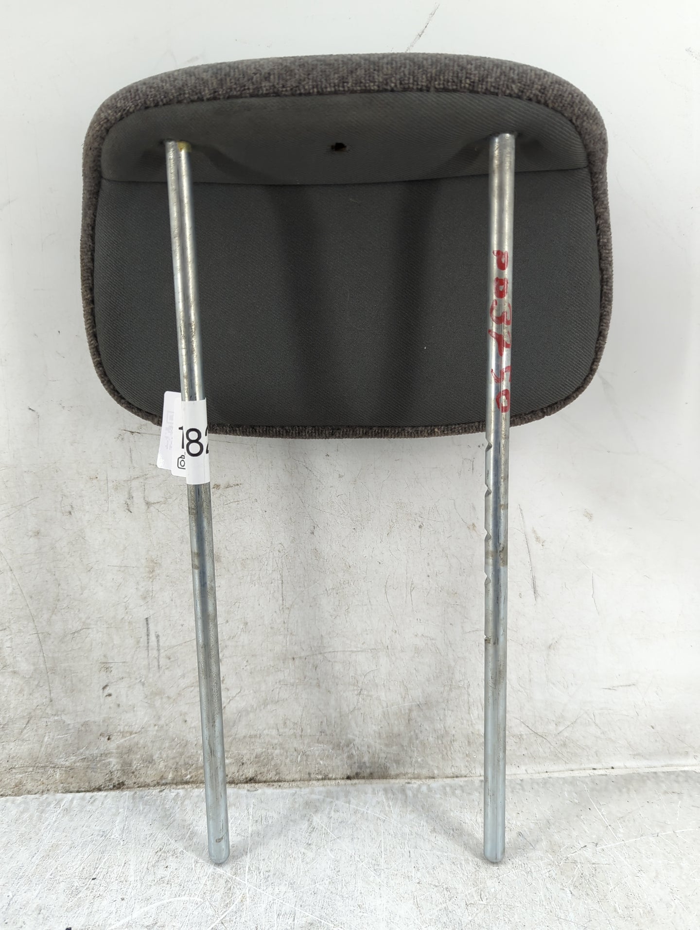 2005-2007 Chrysler Town & Country Headrest Head Rest Front Driver Seat - Oemusedautoparts1.com