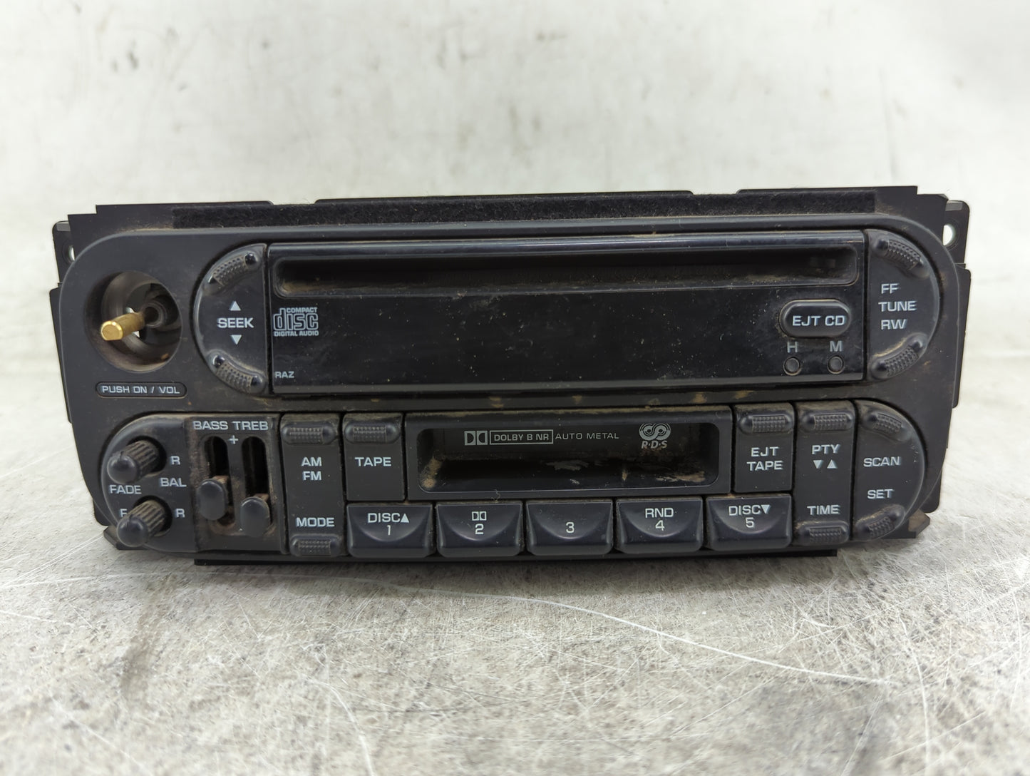 2002-2007 Chrysler Town & Country Radio AM FM Cd Player Receiver Replacement P/N:P05064042AC Fits OEM Used Auto Parts - Oemu