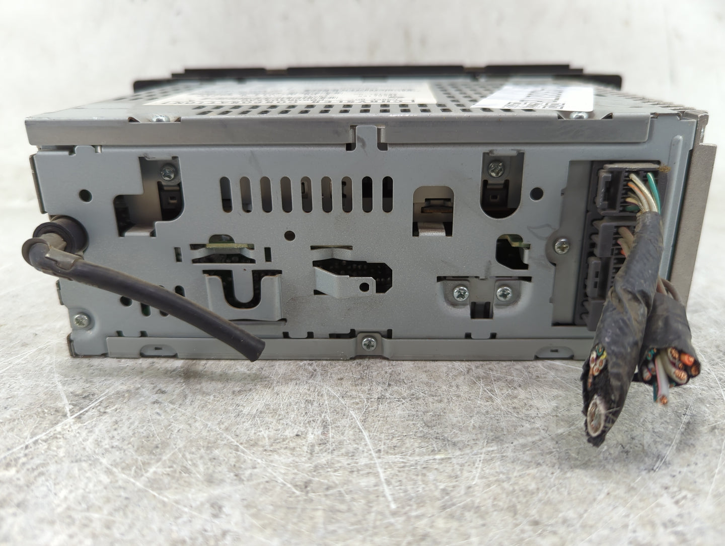 2002-2007 Chrysler Town & Country Radio AM FM Cd Player Receiver Replacement P/N:P05064042AC Fits OEM Used Auto Parts - Oemu