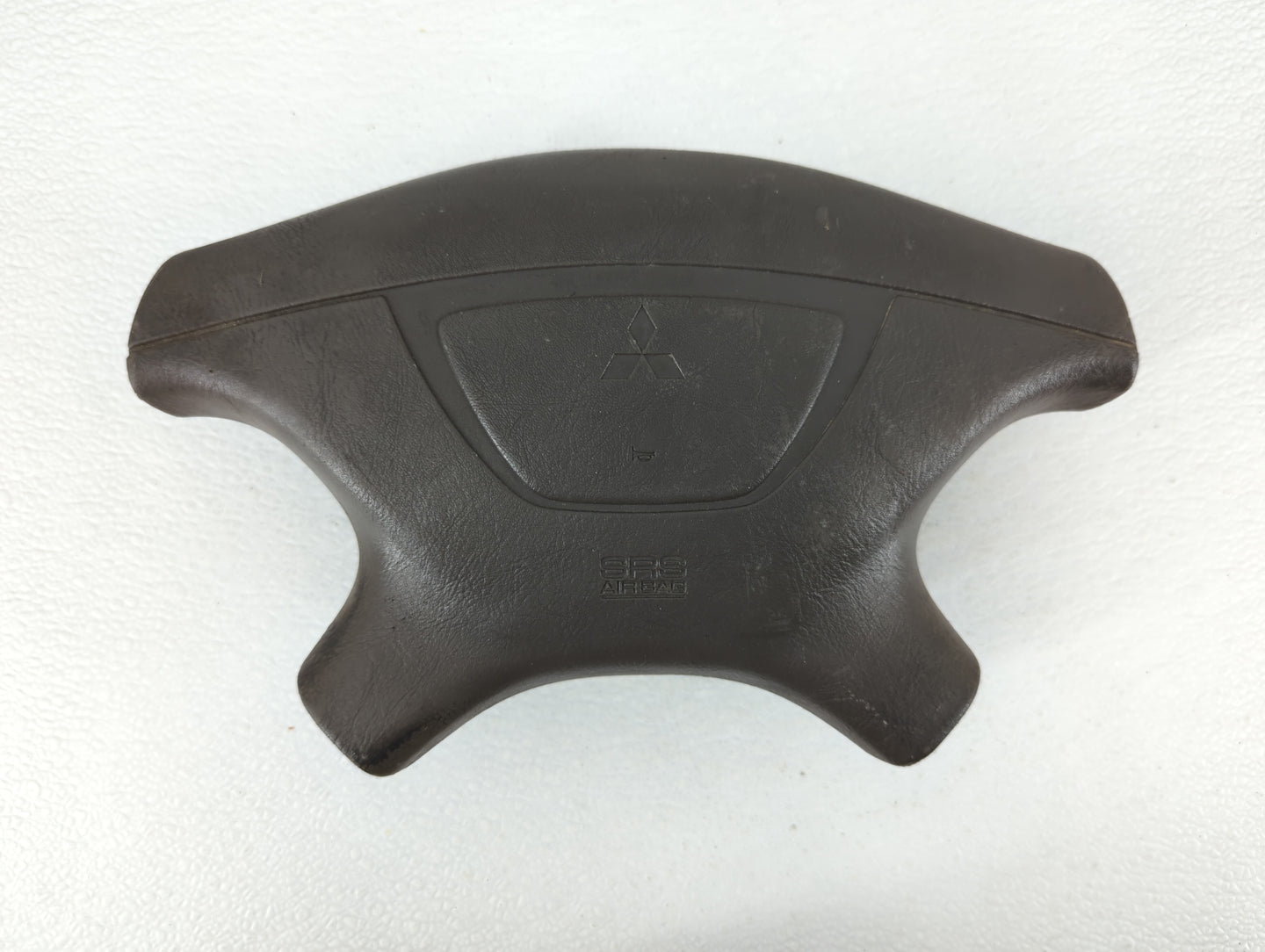 2006-2007 Chrysler Town & Country Air Bag Driver Left Steering Wheel Mounted Fits Fits 2006 2007 OEM Used Auto Parts - Oemus