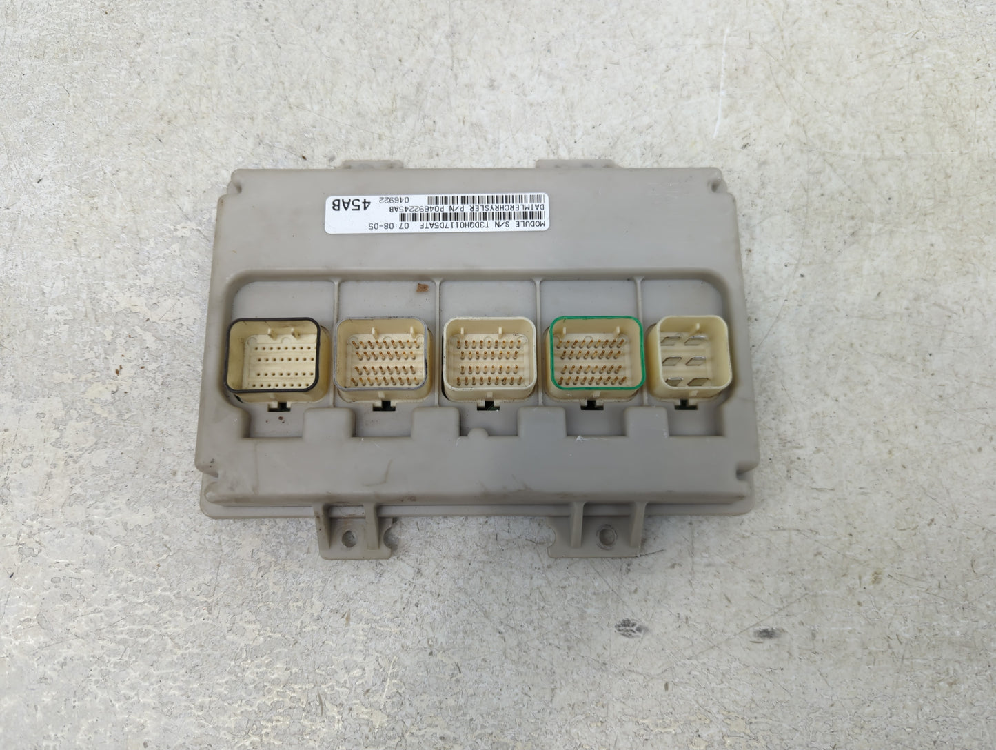 2006 Chrysler Town & Country Body Control Module Bcm Inner Cabin Fuse Box - Oemusedautoparts1.com