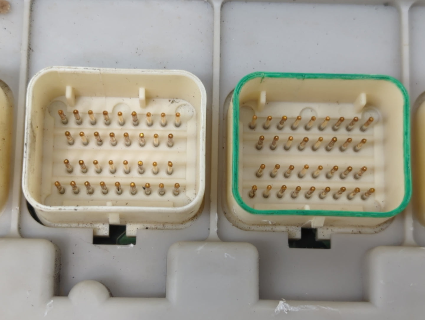 2006 Chrysler Town & Country Body Control Module Bcm Inner Cabin Fuse Box - Oemusedautoparts1.com