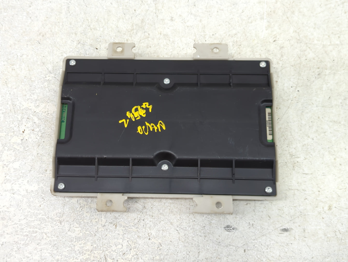 2006 Chrysler Town & Country Body Control Module Bcm Inner Cabin Fuse Box - Oemusedautoparts1.com