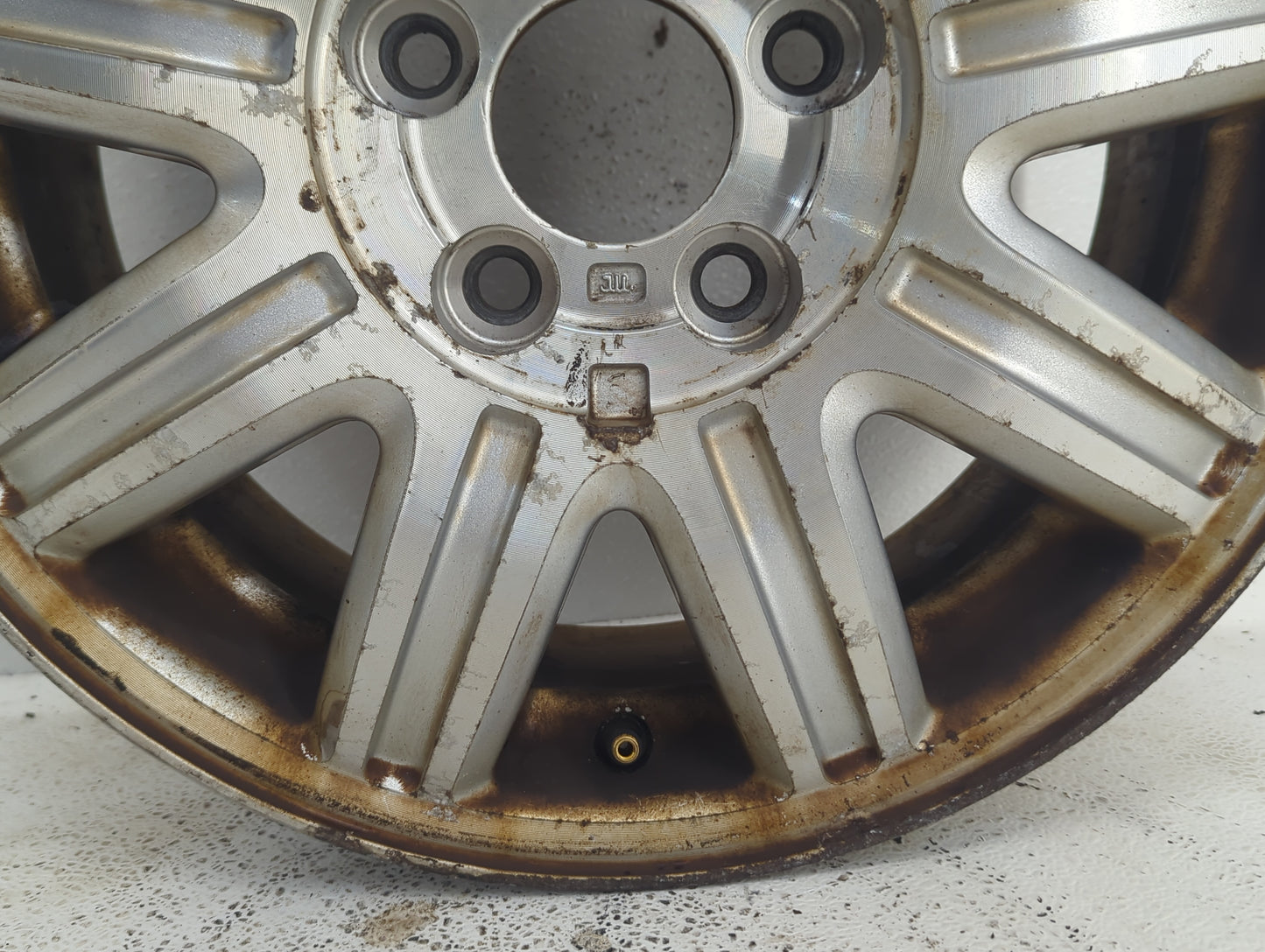 2004-2007 Chrysler Town & Country Oem Wheel Rim - Oemusedautoparts1.com