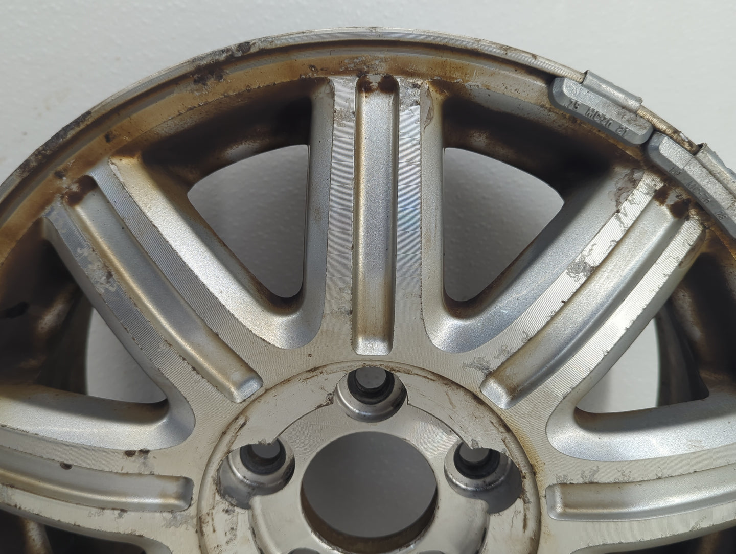 2004-2007 Chrysler Town & Country Oem Wheel Rim - Oemusedautoparts1.com