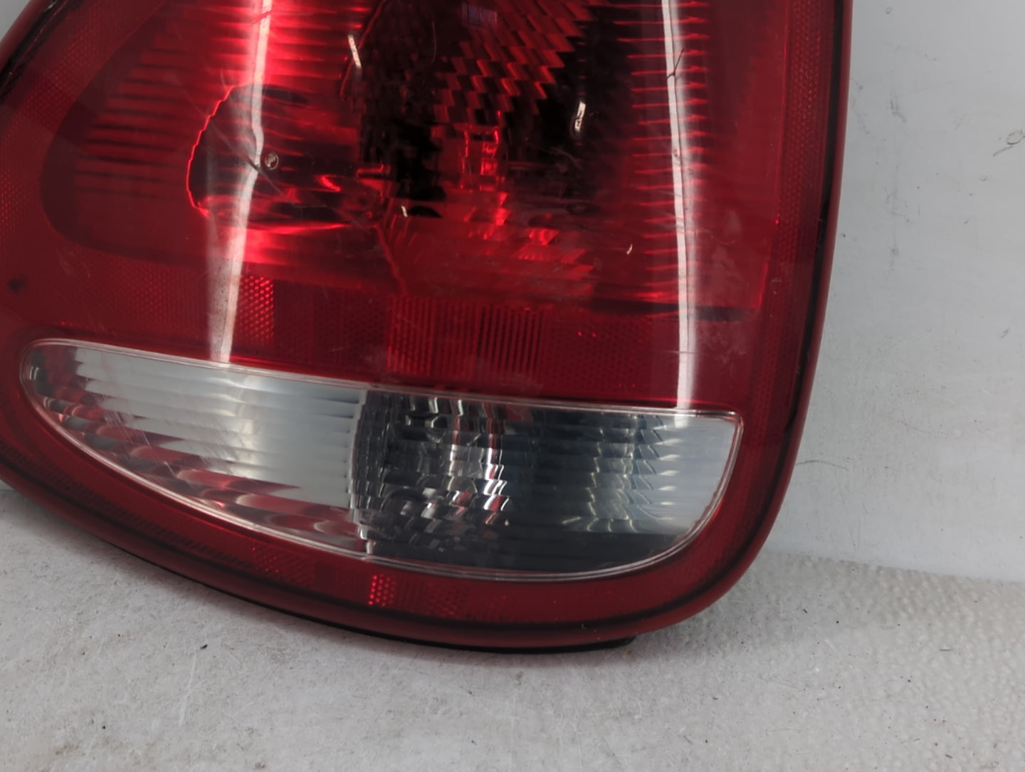 2004-2007 Chrysler Town & Country Tail Light Assembly Passenger Right OEM Fits Fits 2004 2005 2006 2007 OEM Used Auto Parts 