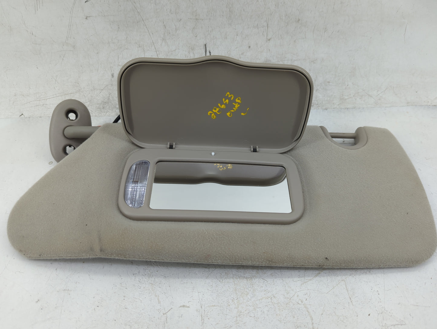 2004-2007 Chrysler Town & Country Sun Visor Shade Replacement Driver Left Mirror Fits Fits 2004 2005 2006 2007 OEM Used Auto
