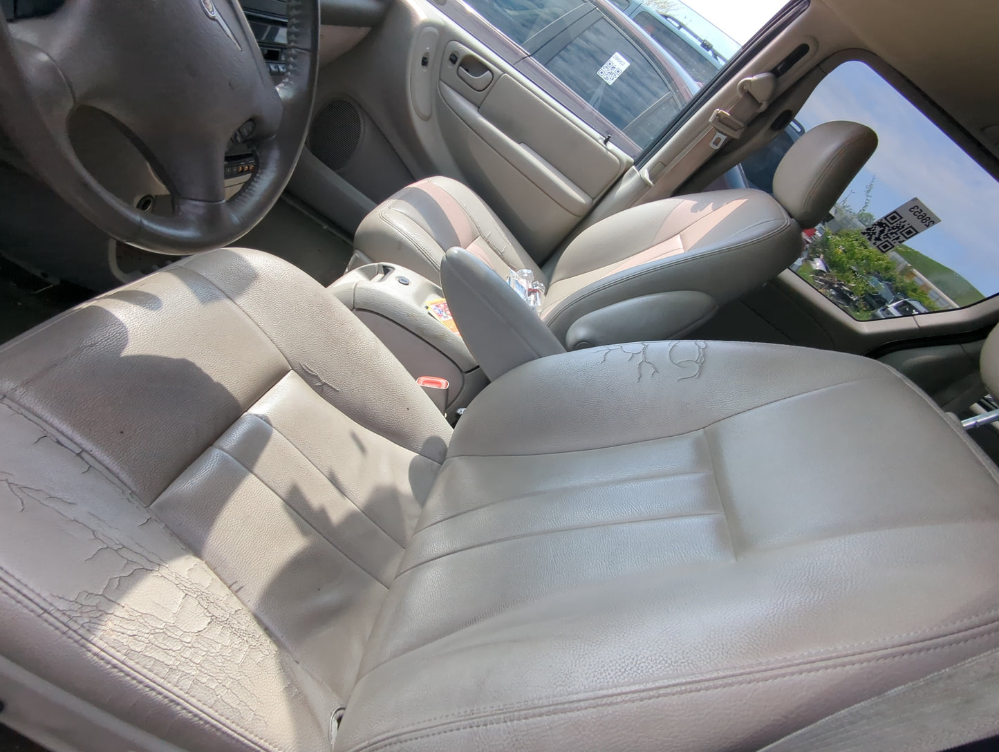 2005-2007 Chrysler Town & Country Driver Front Seat Oem - Oemusedautoparts1.com