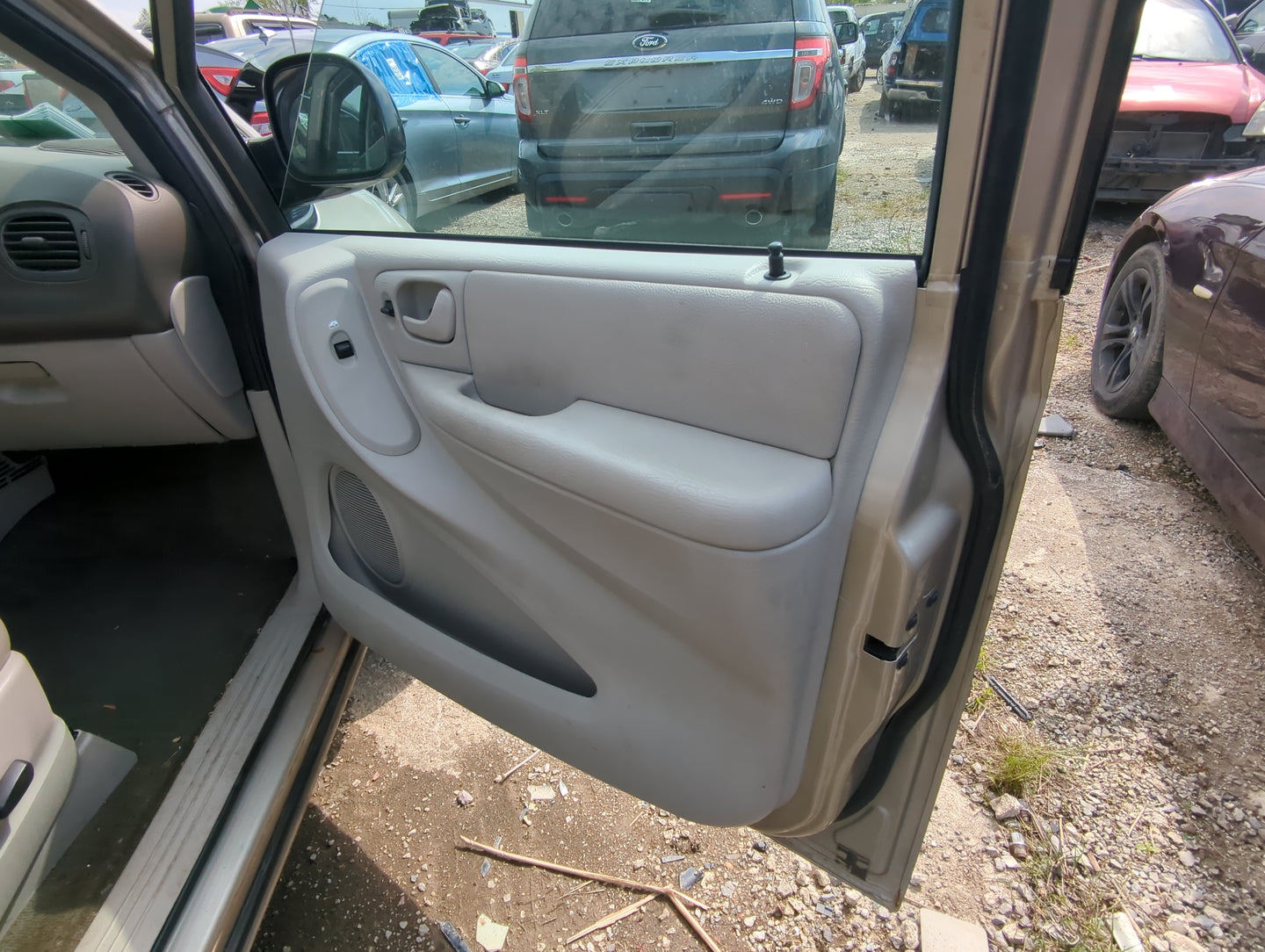 Door Panels 2006 CHRYSLER TOWN & COUNTRY - Oemusedautoparts1.com