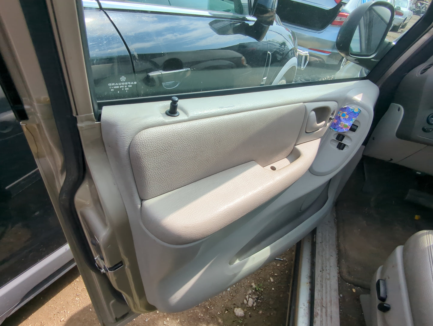 2006 Chrysler Town & Country Front Left Driver Interior Door Panel Trim - Oemusedautoparts1.com