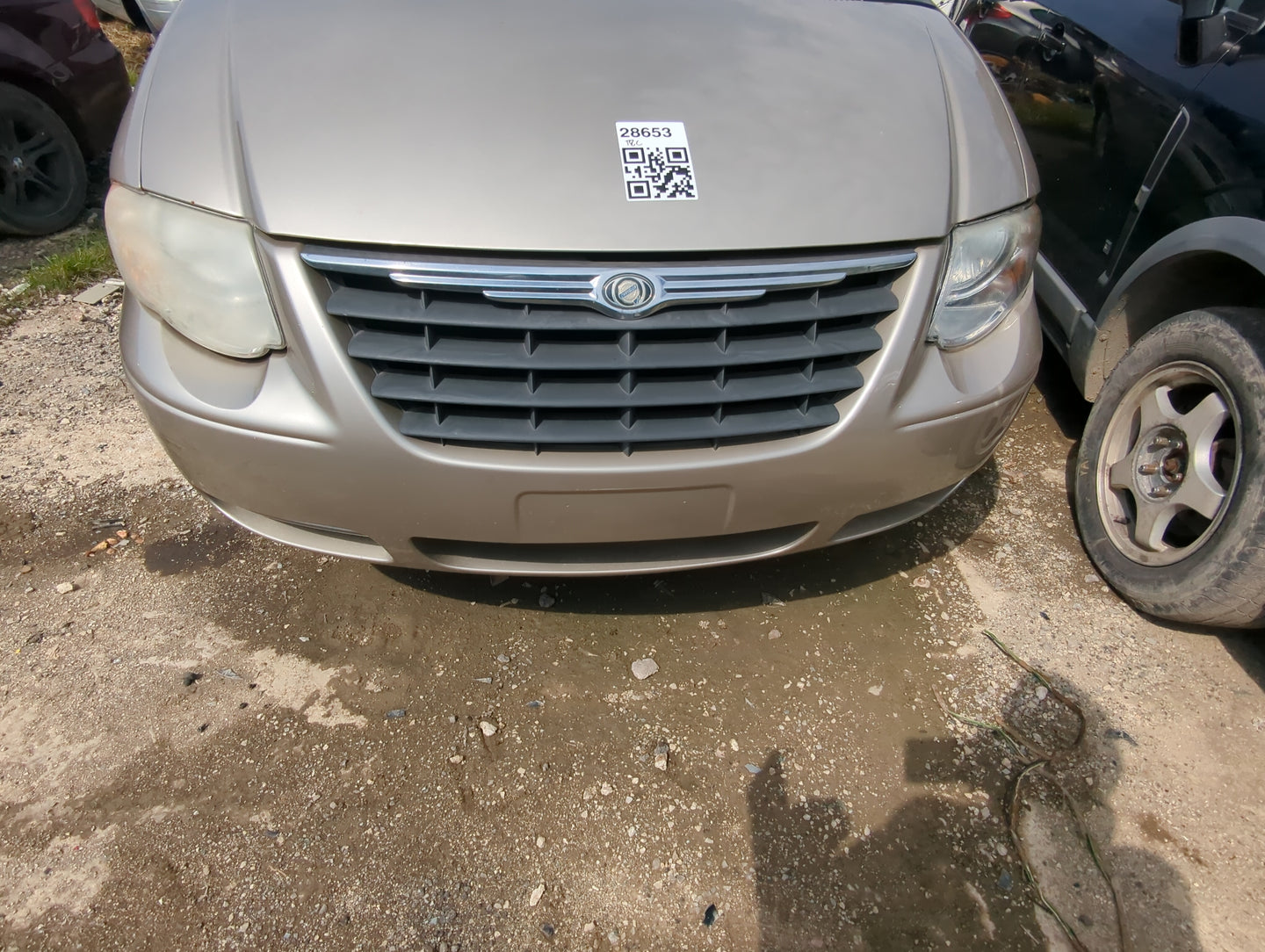 2005-2007 Chrysler Town & Country Front Bumper - Oem - Oemusedautoparts1.com