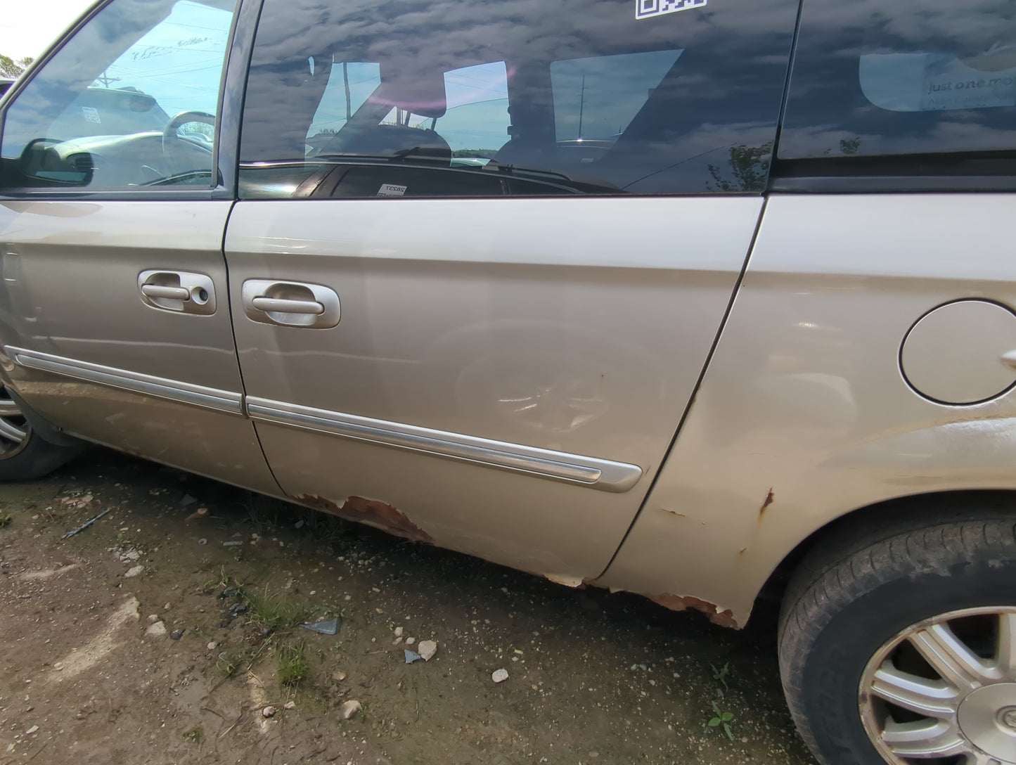 2001-2007 Chrysler Town & Country Driver Rear Door Oem - Oemusedautoparts1.com