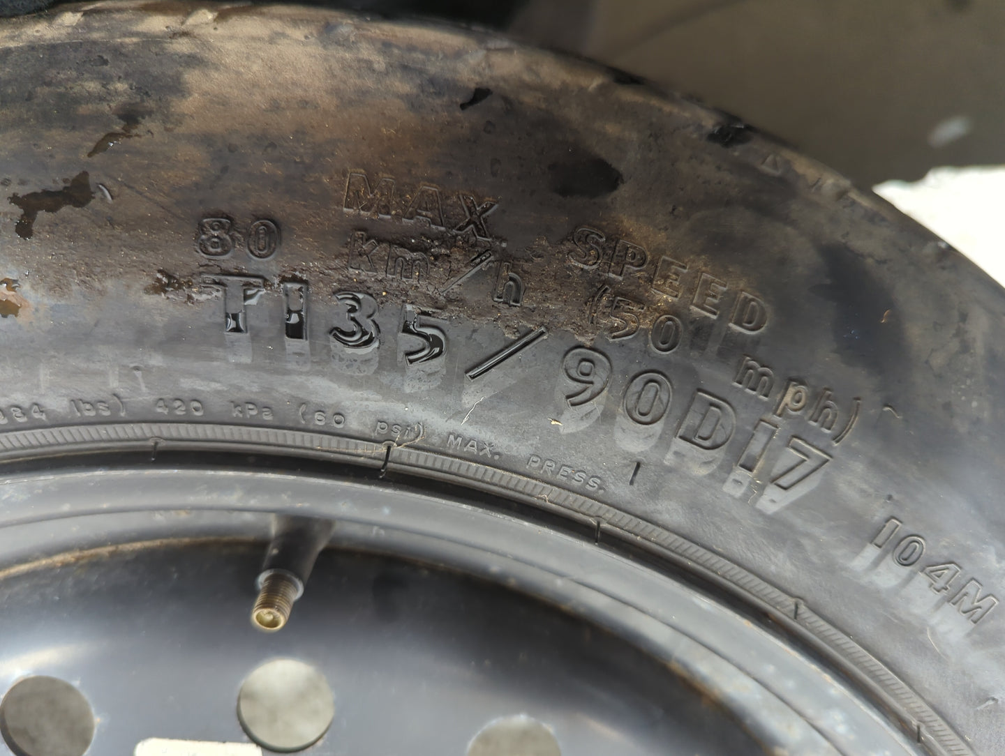 2006 Chrysler 300 Chr300 Spare Donut Tire Wheel Rim Oem - Oemusedautoparts1.com