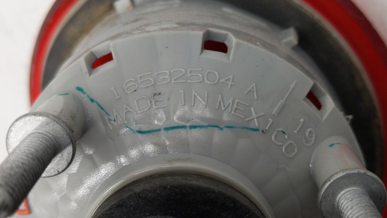 2006-2011 Chevrolet Hhr Tail Light Assembly Passenger Right OEM P/N:16532504 A Fits Fits 2006 2007 2008 2009 2010 2011 OEM U