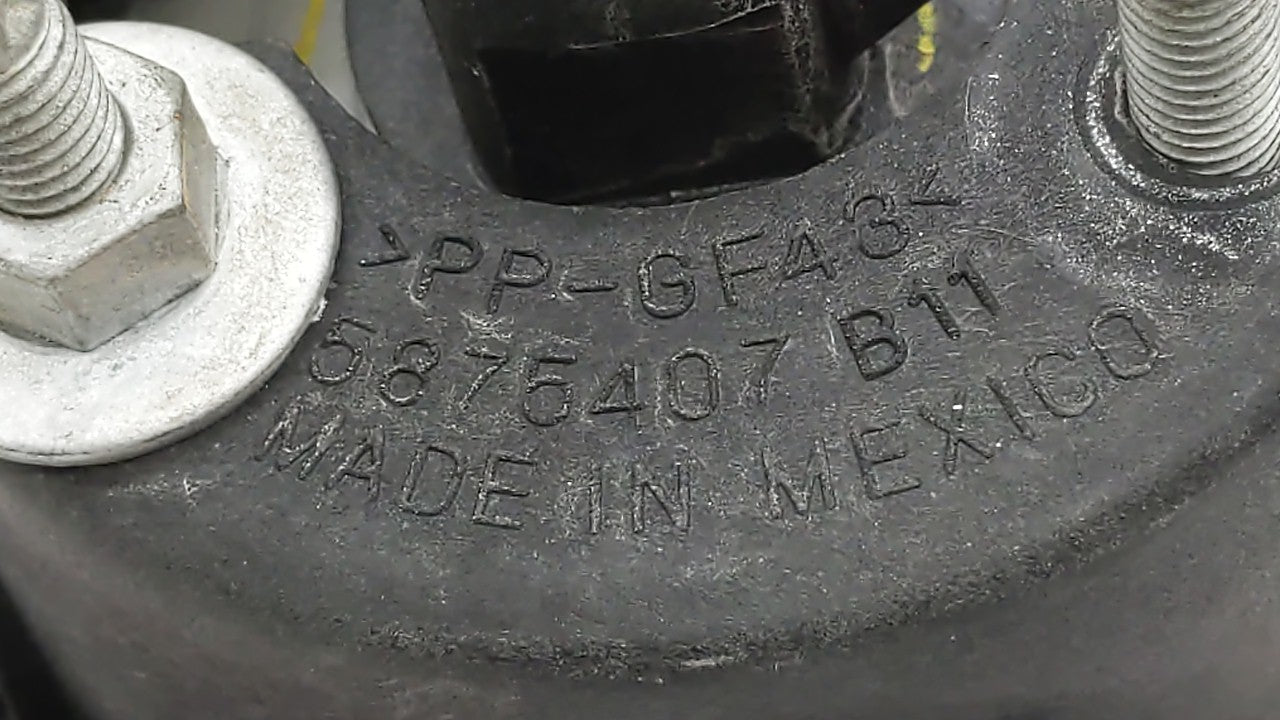 2006-2011 Chevrolet Hhr Tail Light Assembly Passenger Right OEM P/N:16532504 A Fits Fits 2006 2007 2008 2009 2010 2011 OEM U