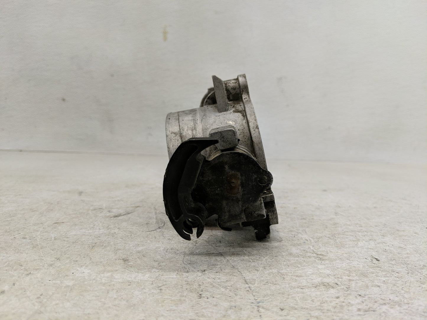 2006 Dodge Caravan Throttle Body P/N:11200007AB Fits Fits 2003 2004 2005 2007 OEM Used Auto Parts - Oemusedautoparts1.com