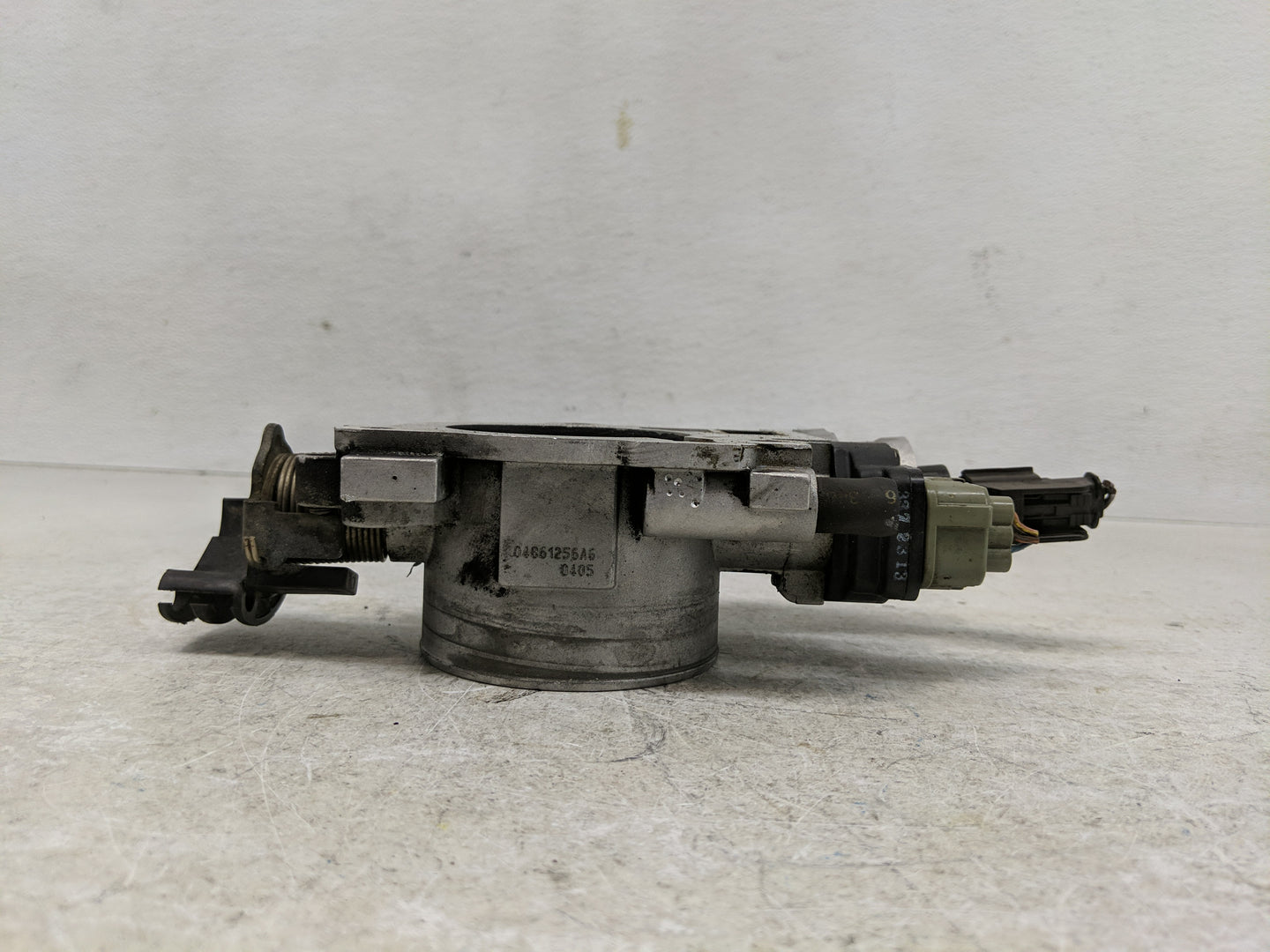 2006 Dodge Caravan Throttle Body P/N:11200007AB Fits Fits 2003 2004 2005 2007 OEM Used Auto Parts - Oemusedautoparts1.com