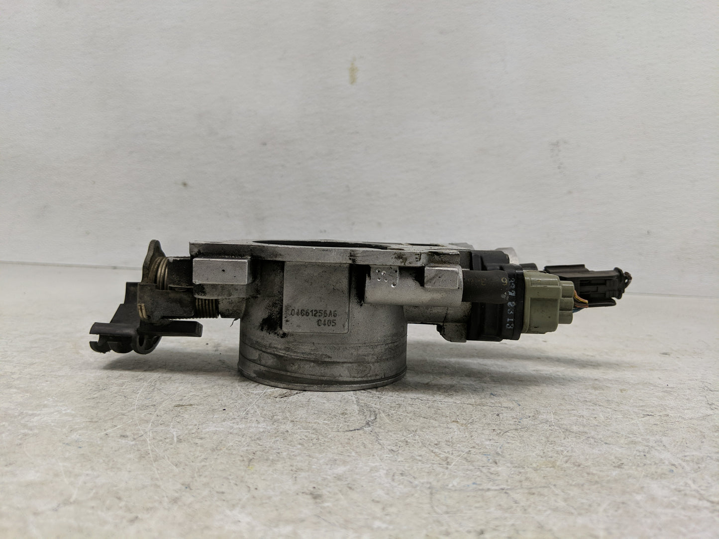 2006 Dodge Caravan Throttle Body P/N:11200007AB Fits Fits 2003 2004 2005 2007 OEM Used Auto Parts - Oemusedautoparts1.com