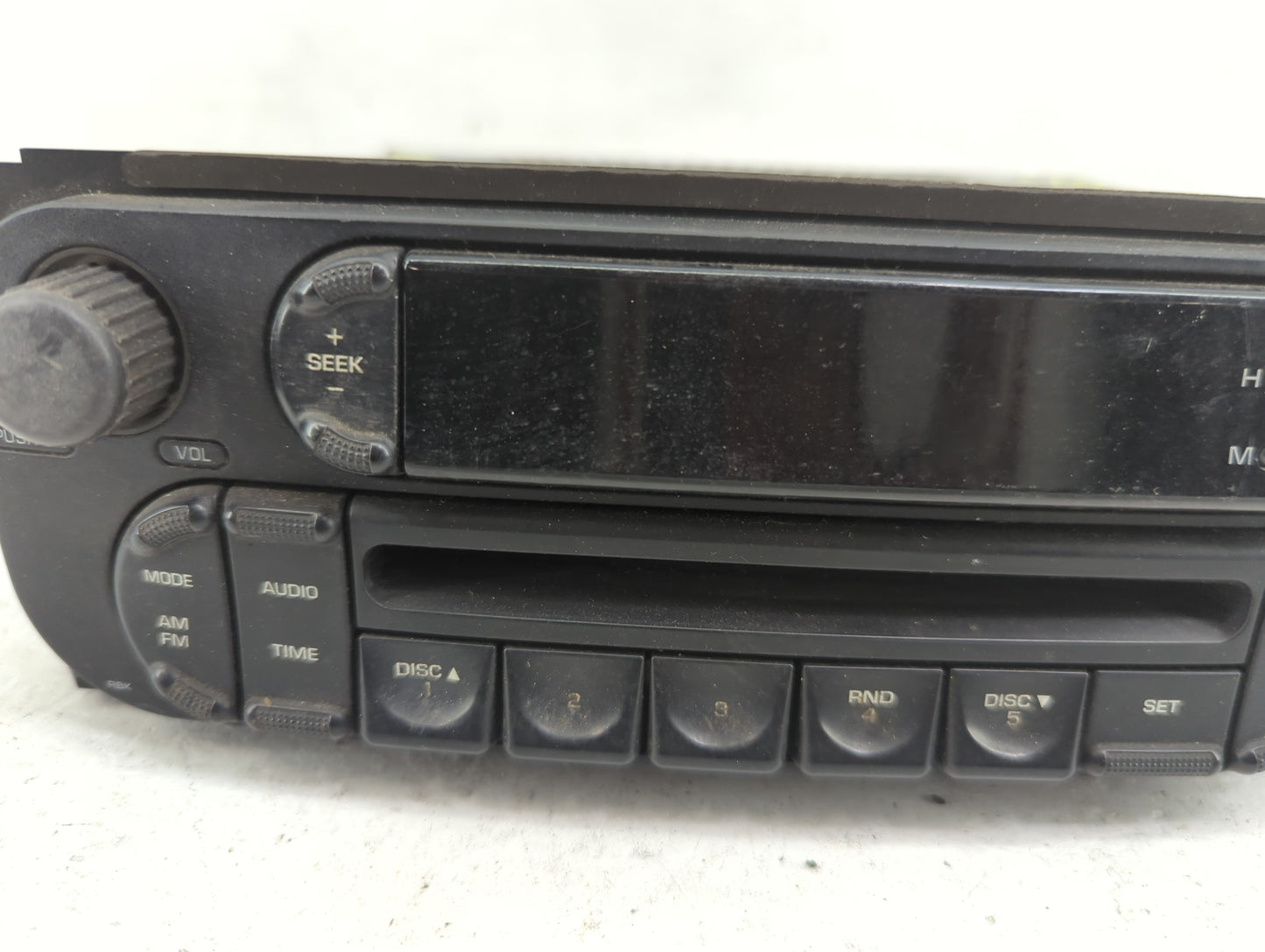 2005-2007 Dodge Caravan Radio AM FM Cd Player Receiver Replacement P/N:P05091506AD Fits Fits 2005 2006 2007 OEM Used Auto Pa