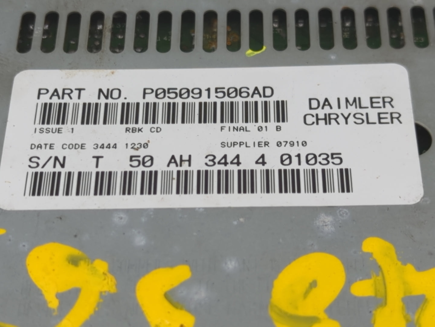 2005-2007 Dodge Caravan Radio AM FM Cd Player Receiver Replacement P/N:P05091506AD Fits Fits 2005 2006 2007 OEM Used Auto Pa