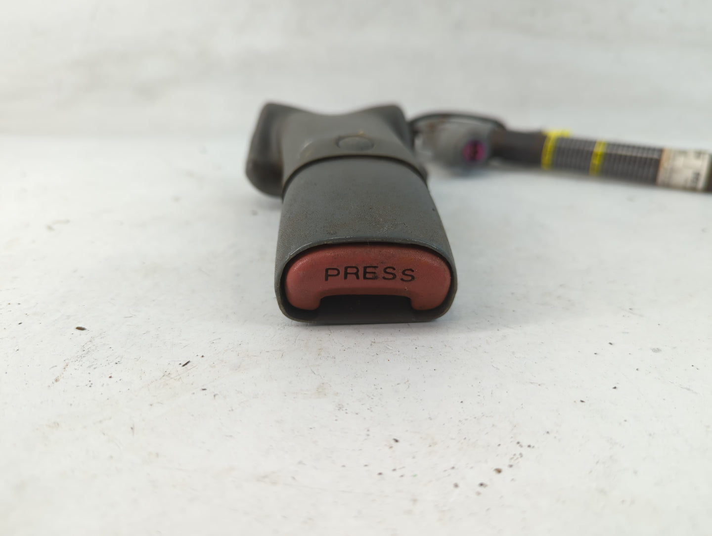 2005-2007 Dodge Caravan Passenger Front Seatbelt Buckle - Oemusedautoparts1.com