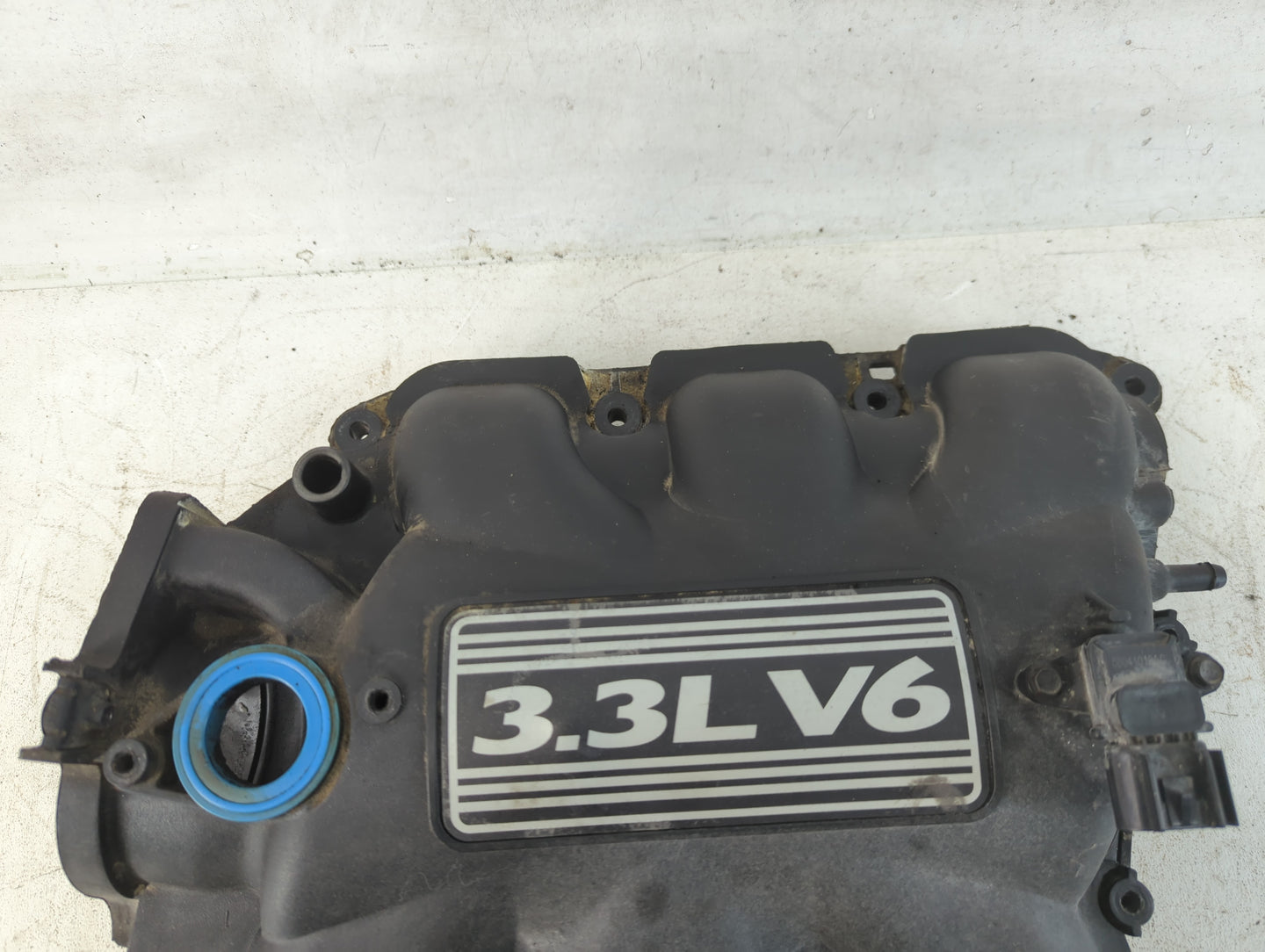 2006 Dodge Caravan Driver Left Cylinder Head Valve Cover Fits OEM Used Auto Parts - Oemusedautoparts1.com
