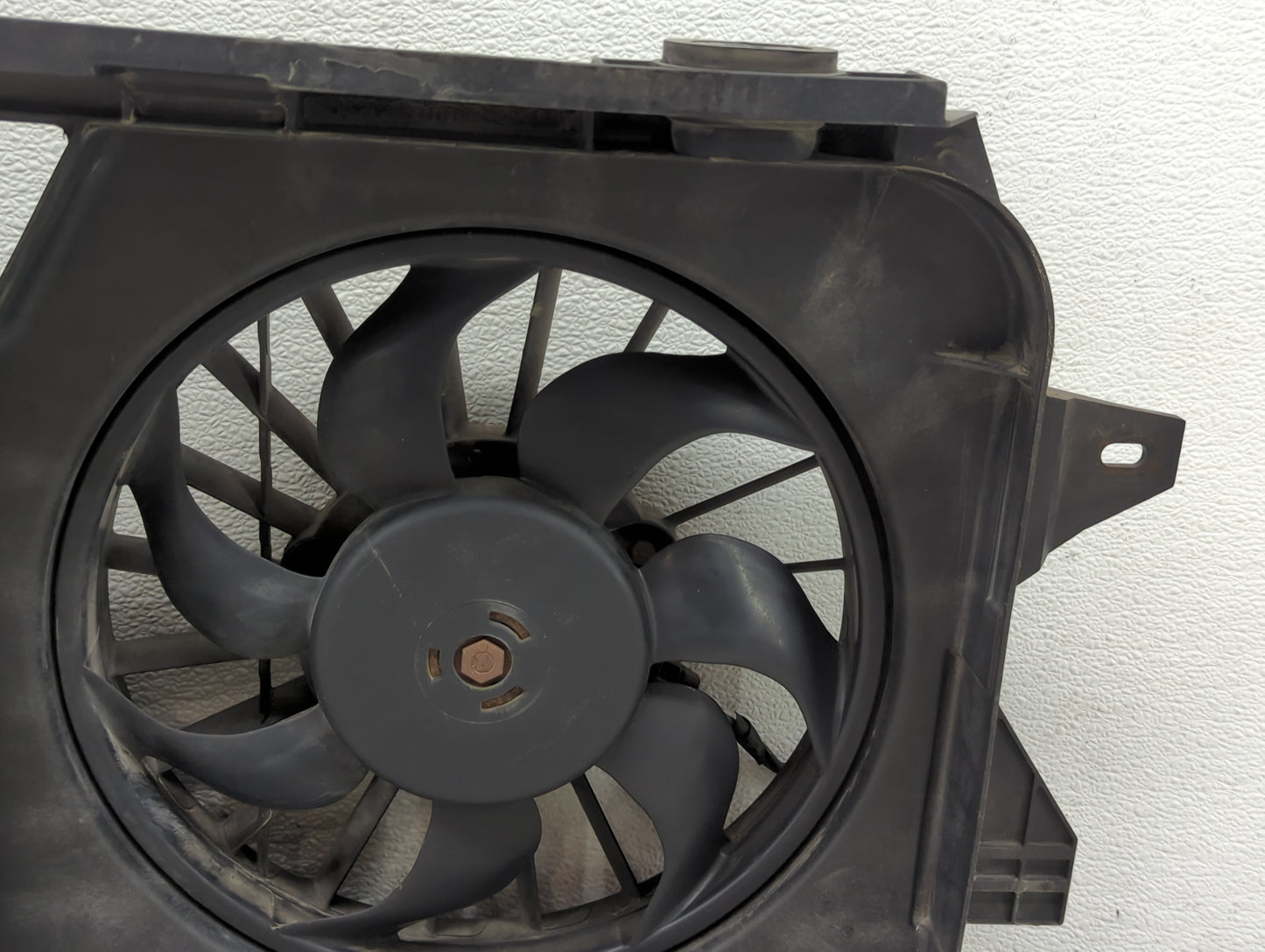 2005-2007 Dodge Caravan Electric Radiator Cooling Fan Motor Assembly Fits Fits 2005 2006 2007 OEM Used Auto Parts - Oemuseda