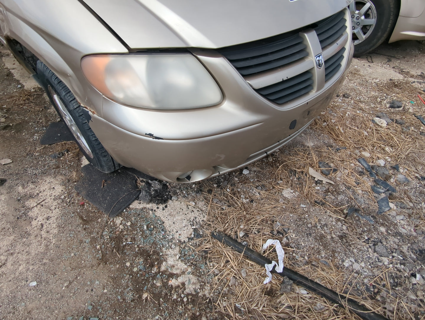 2005-2007 Dodge Caravan Front Bumper - Oem - Oemusedautoparts1.com