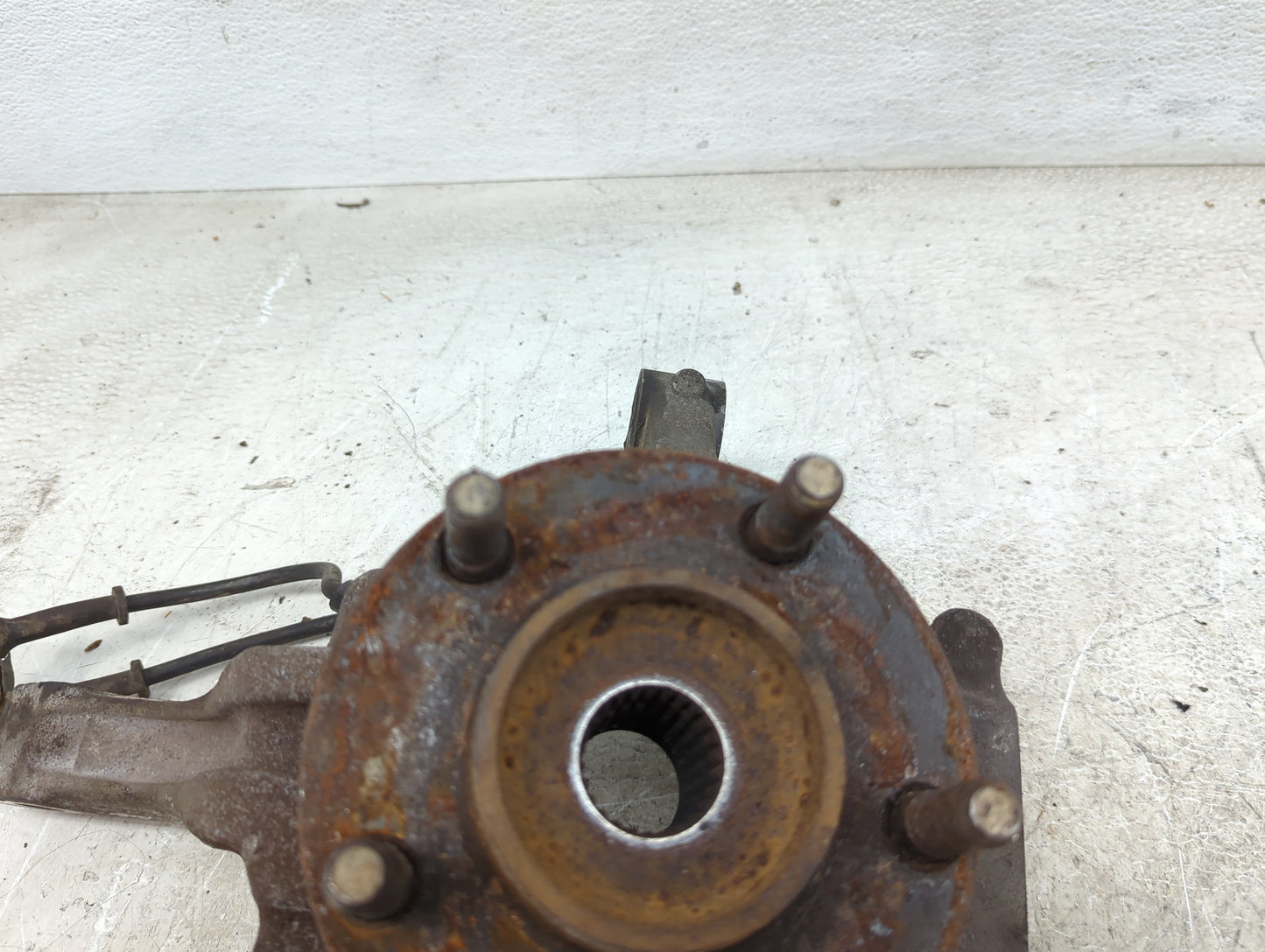 2001-2007 Dodge Caravan Drivers Front Spindle Knuckle Oem - Oemusedautoparts1.com