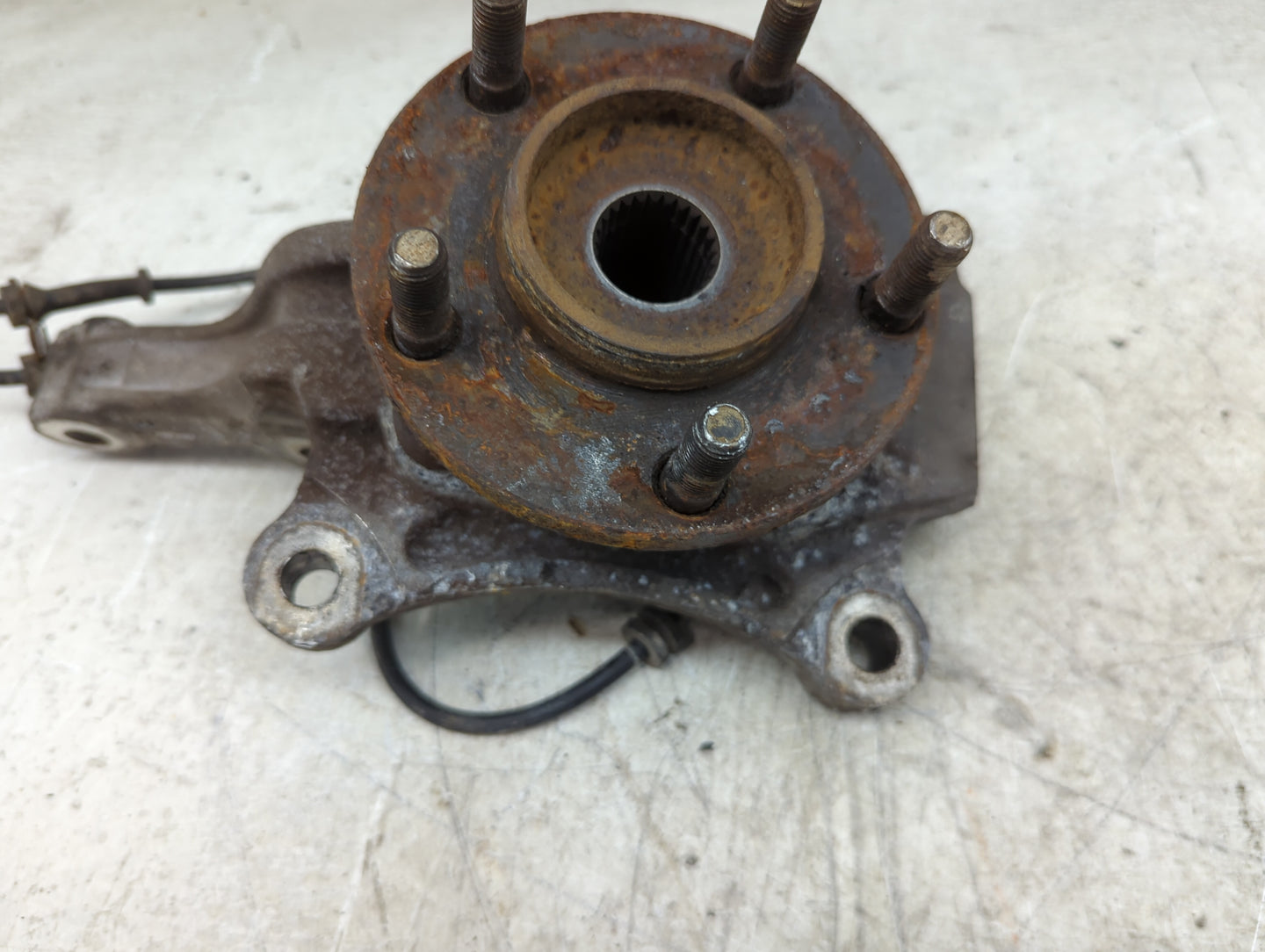 2001-2007 Dodge Caravan Drivers Front Spindle Knuckle Oem - Oemusedautoparts1.com