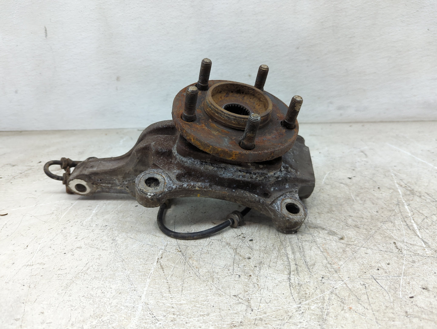 2001-2007 Dodge Caravan Drivers Front Spindle Knuckle Oem - Oemusedautoparts1.com