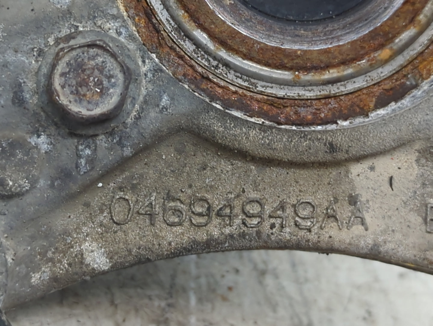 2001-2007 Dodge Caravan Drivers Front Spindle Knuckle Oem - Oemusedautoparts1.com