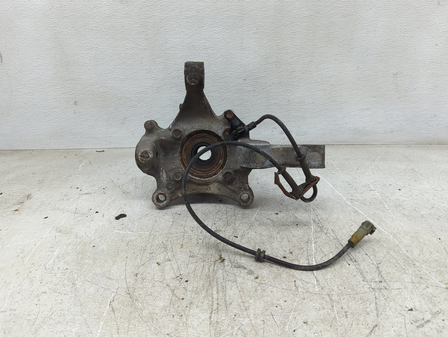 2001-2007 Dodge Caravan Drivers Front Spindle Knuckle Oem - Oemusedautoparts1.com